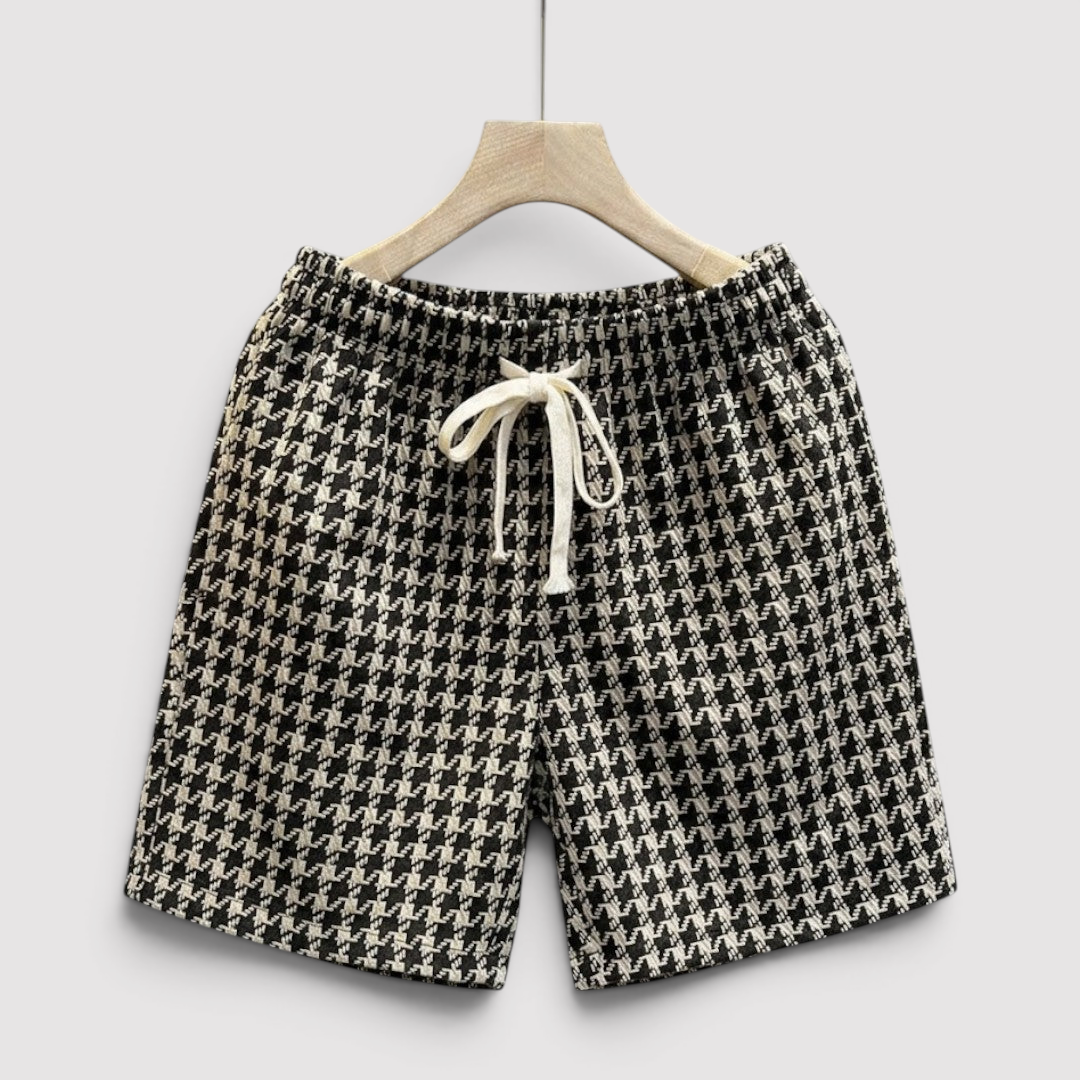 DREVAL カジュアルなチェック柄のショートパンツ
